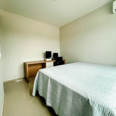 Casa Residencial com 80m², 3 quartos, 1 suíte, 1 garagem, no bairro Sertão Do Maruim em São José