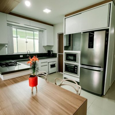 Casa Residencial com 80m², 3 quartos, 1 suíte, 1 garagem, no bairro Sertão Do Maruim em São José