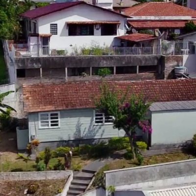 Terrenos Residenciais com 358m², no bairro coqueiros em Florianópolis