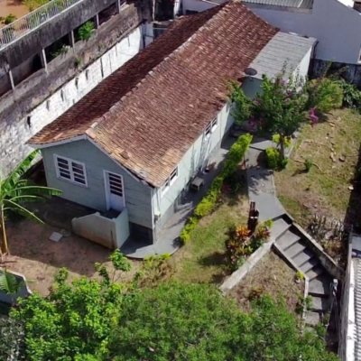 Terrenos Residenciais com 358m², no bairro coqueiros em Florianópolis