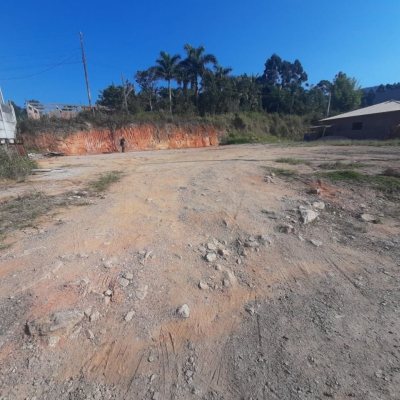 Terreno Comercial/Residencial com 611m², no bairro Alto Aririu em Palhoça