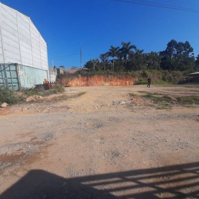 Terreno Comercial/Residencial com 611m², no bairro Alto Aririu em Palhoça