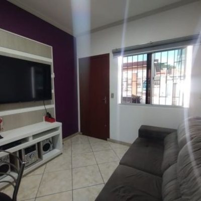 Casa Residencial com 100m², 3 quartos, 1 suíte, 3 garagens, no bairro Forquilhas em São José