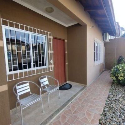 Casa Residencial com 100m², 3 quartos, 1 suíte, 3 garagens, no bairro Forquilhas em São José