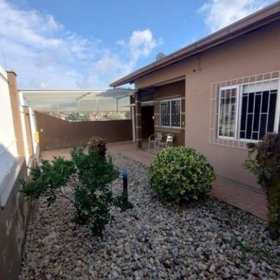 Casa Residencial com 100m², 3 quartos, 1 suíte, 3 garagens, no bairro Forquilhas em São José