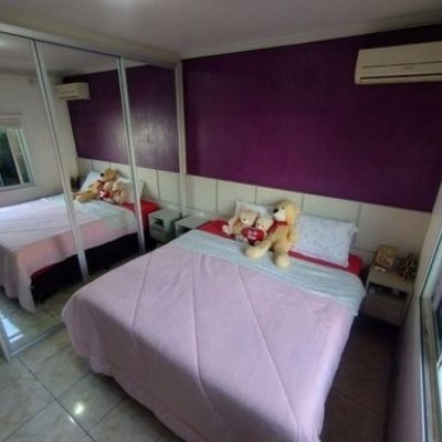 Casa Residencial com 100m², 3 quartos, 1 suíte, 3 garagens, no bairro Forquilhas em São José