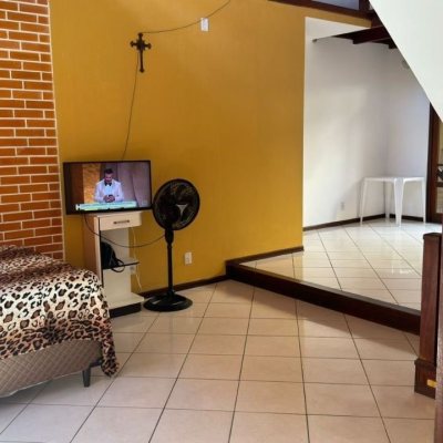 Casa Residencial com 500m², 5 quartos, 5 suítes, 3 garagens, no bairro Barreiros em São José