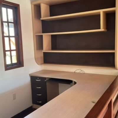 Casa Residencial com 500m², 5 quartos, 5 suítes, 3 garagens, no bairro Barreiros em São José