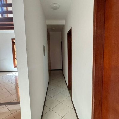 Casa Residencial com 500m², 5 quartos, 5 suítes, 3 garagens, no bairro Barreiros em São José