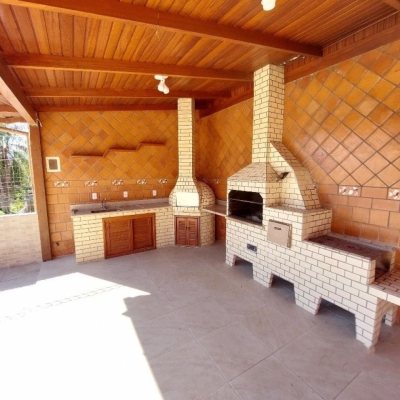 Casa Residencial com 500m², 5 quartos, 5 suítes, 3 garagens, no bairro Barreiros em São José