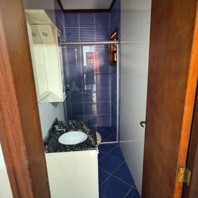 Casa Residencial com 500m², 5 quartos, 5 suítes, 3 garagens, no bairro Barreiros em São José