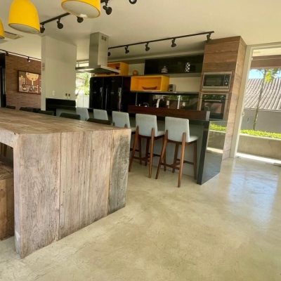 Cobertura com 63m², 2 quartos, 1 suíte, 2 garagens, no bairro Jurerê Internacional em Florianópolis