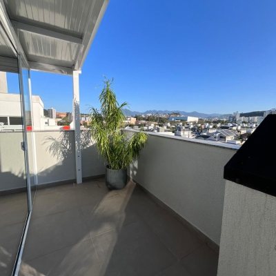 Cobertura com 190m², 3 quartos, 2 suítes, 2 garagens, no bairro Pedra Branca em Palhoça
