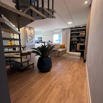 Cobertura com 190m², 3 quartos, 2 suítes, 2 garagens, no bairro Pedra Branca em Palhoça