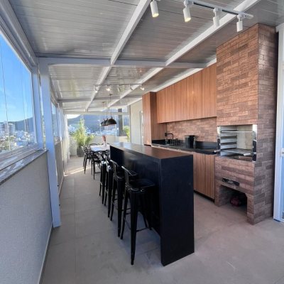 Cobertura com 190m², 3 quartos, 2 suítes, 2 garagens, no bairro Pedra Branca em Palhoça