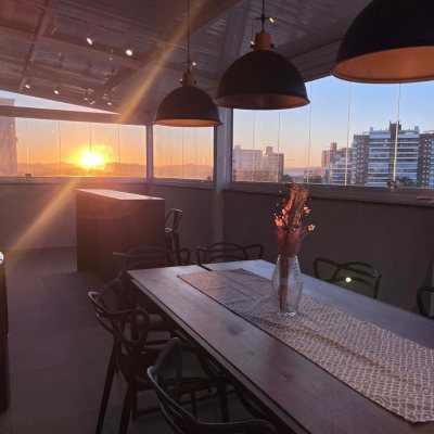 Cobertura com 190m², 3 quartos, 2 suítes, 2 garagens, no bairro Pedra Branca em Palhoça