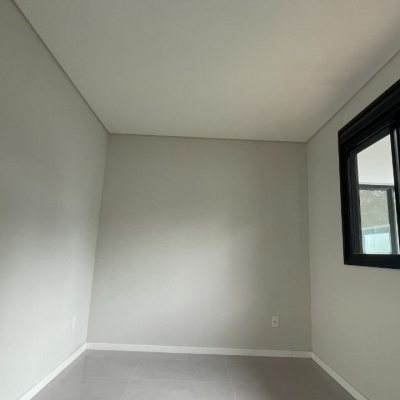 Casa Residencial com 113m², 3 quartos, 1 suíte, 1 garagem, no bairro São João Do Rio Vermelho em Florianópolis
