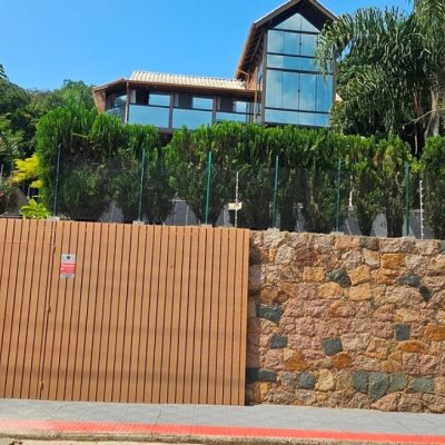 Casa Residencial com 450m², 4 quartos, 4 suítes, 8 garagens, no bairro Praia Brava em Florianópolis