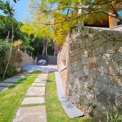 Casa Residencial com 450m², 4 quartos, 4 suítes, 8 garagens, no bairro Praia Brava em Florianópolis