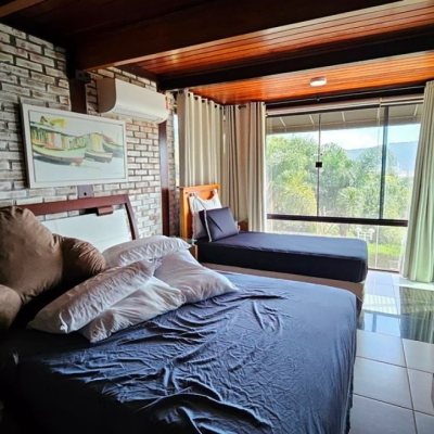 Casa Residencial com 450m², 4 quartos, 4 suítes, 8 garagens, no bairro Praia Brava em Florianópolis