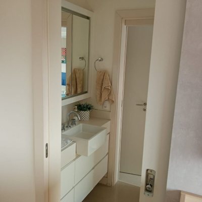 Apartamentos com 100m², 3 quartos, 1 suíte, 2 garagens, no bairro Balneário em Florianópolis