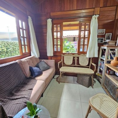 Casa Residencial com 82m², 2 quartos, 1 suíte, 1 garagem, no bairro Campeche em Florianópolis