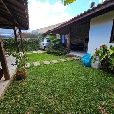 Casa Residencial com 82m², 2 quartos, 1 suíte, 1 garagem, no bairro Campeche em Florianópolis