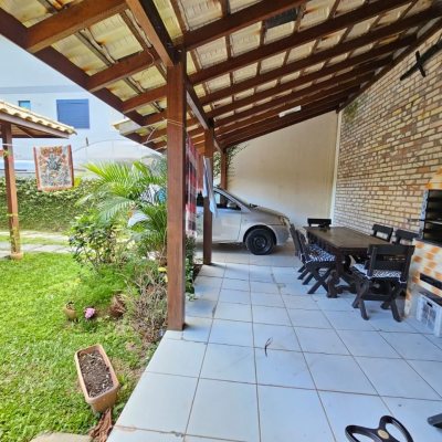 Casa Residencial com 82m², 2 quartos, 1 suíte, 1 garagem, no bairro Campeche em Florianópolis