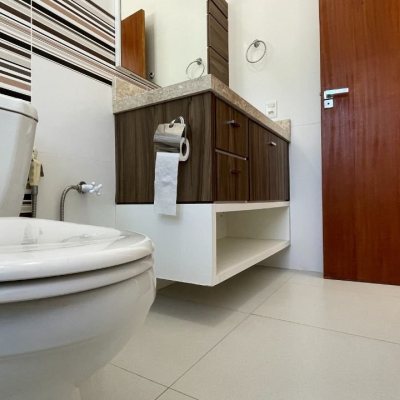 Casa em Condomínio com 223m², 4 quartos, 3 suítes, 2 garagens, no bairro Ingleses do Rio Vermelho em Florianópolis