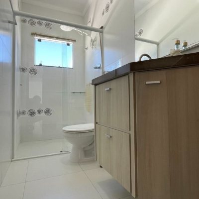 Casa em Condomínio com 223m², 4 quartos, 3 suítes, 2 garagens, no bairro Ingleses do Rio Vermelho em Florianópolis