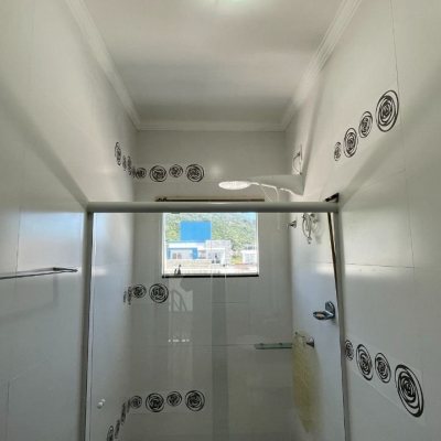 Casa em Condomínio com 223m², 4 quartos, 3 suítes, 2 garagens, no bairro Ingleses do Rio Vermelho em Florianópolis