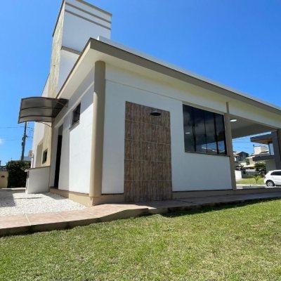Casa em Condomínio com 223m², 4 quartos, 3 suítes, 2 garagens, no bairro Ingleses do Rio Vermelho em Florianópolis