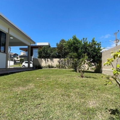 Casa em Condomínio com 223m², 4 quartos, 3 suítes, 2 garagens, no bairro Ingleses do Rio Vermelho em Florianópolis
