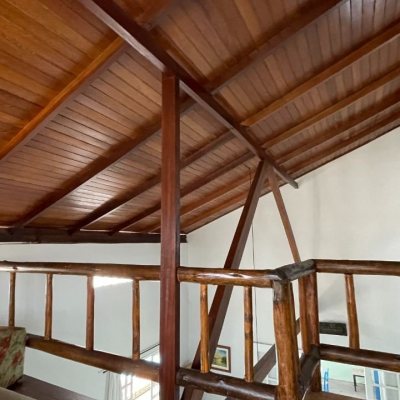 Casa Residencial com 256m², 4 quartos, 1 suíte, 4 garagens, no bairro Ingleses do Rio Vermelho em Florianópolis