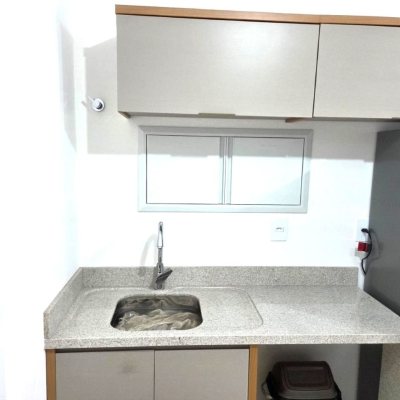 Studio Residencial com 32m², 1 quarto, 1 suíte, 1 garagem, no bairro Estreito em Florianópolis