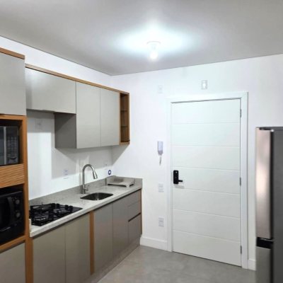 Studio Residencial com 32m², 1 quarto, 1 suíte, 1 garagem, no bairro Estreito em Florianópolis