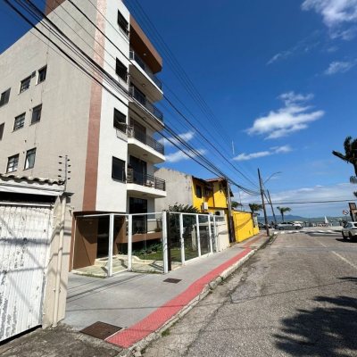 Apartamentos com 84m², 3 quartos, 1 suíte, 2 garagens, no bairro Itaguaçu em Florianópolis