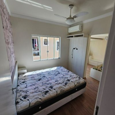 Sobrado Residencial com 140m², 3 quartos, 1 suíte, 2 garagens, no bairro Ingleses do Rio Vermelho em Florianópolis