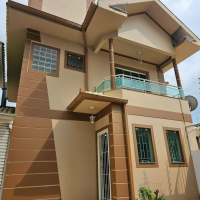 Sobrado Residencial com 140m², 3 quartos, 1 suíte, 2 garagens, no bairro Ingleses do Rio Vermelho em Florianópolis