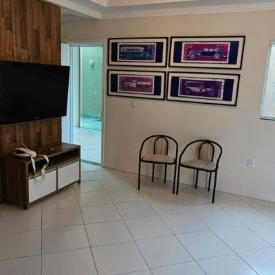 Sobrado Residencial com 140m², 3 quartos, 1 suíte, 2 garagens, no bairro Ingleses do Rio Vermelho em Florianópolis