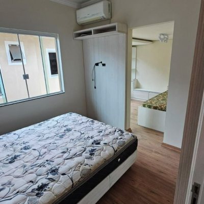 Sobrado Residencial com 140m², 3 quartos, 1 suíte, 2 garagens, no bairro Ingleses do Rio Vermelho em Florianópolis