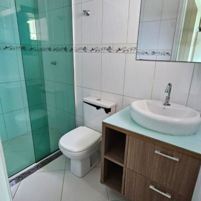 Sobrado Residencial com 140m², 3 quartos, 1 suíte, 2 garagens, no bairro Ingleses do Rio Vermelho em Florianópolis