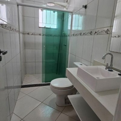 Sobrado Residencial com 140m², 3 quartos, 1 suíte, 2 garagens, no bairro Ingleses do Rio Vermelho em Florianópolis