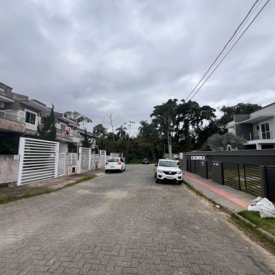 Terreno Comercial/Residencial com 360m², no bairro Sertão Do Maruim em São José