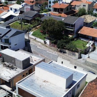 Casa Residencial com 143m², 3 quartos, 1 suíte, 2 garagens, no bairro Ingleses do Rio Vermelho em Florianópolis