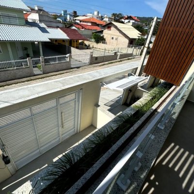 Casa Residencial com 143m², 3 quartos, 1 suíte, 2 garagens, no bairro Ingleses do Rio Vermelho em Florianópolis