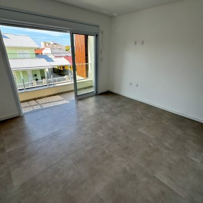 Casa Residencial com 143m², 3 quartos, 1 suíte, 2 garagens, no bairro Ingleses do Rio Vermelho em Florianópolis