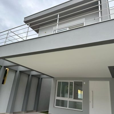 Casa Residencial com 199m², 3 quartos, 3 suítes, 2 garagens, no bairro Córrego Grande em Florianópolis