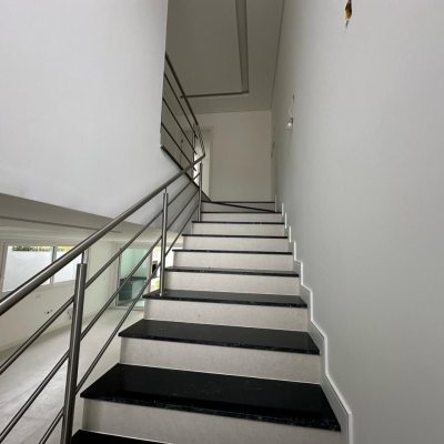 Casa Residencial com 199m², 3 quartos, 3 suítes, 2 garagens, no bairro Córrego Grande em Florianópolis