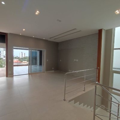 Casa Residencial com 268m², 3 quartos, 1 suíte, 2 garagens, no bairro Pedra Branca em Palhoça